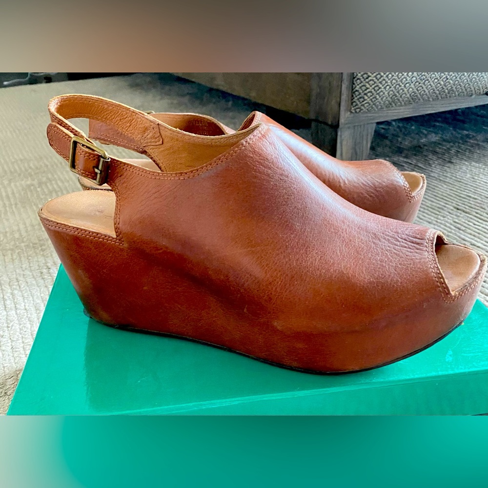 New Chocolate Blu Women’s Willow Brown Wedge Platform Sandal Size 9M